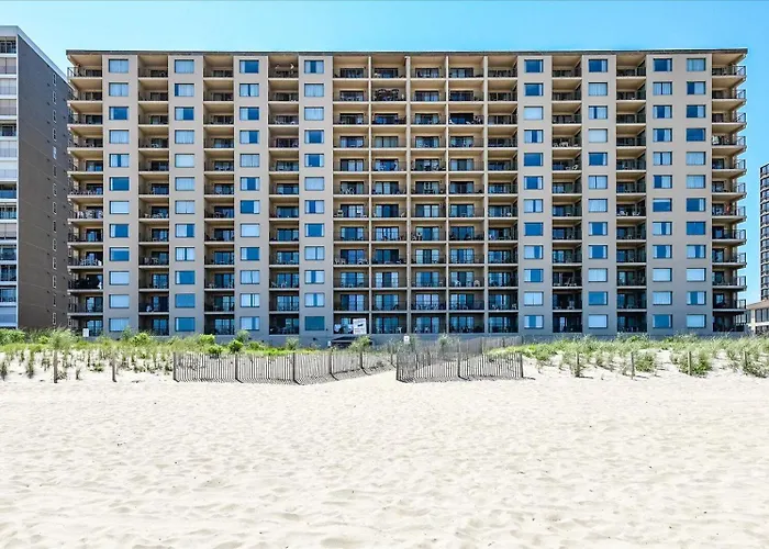 Hébergement de vacances Marigot Beach-Beautiful 3 Bedroom Direct Oceanfront Condo!
