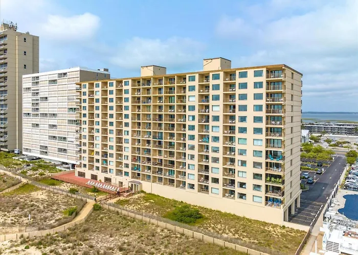 Hébergement de vacances Marigot Beach-Beautiful 3 Bedroom Direct Oceanfront Condo! *