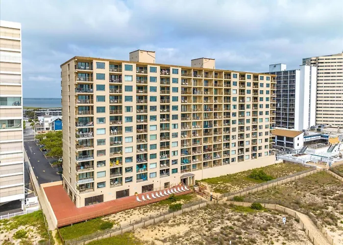Hébergement de vacances Marigot Beach-Beautiful 3 Bedroom Direct Oceanfront Condo! *